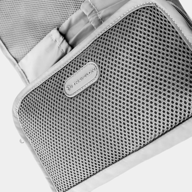 Travelon Compact Tech Organizer 7