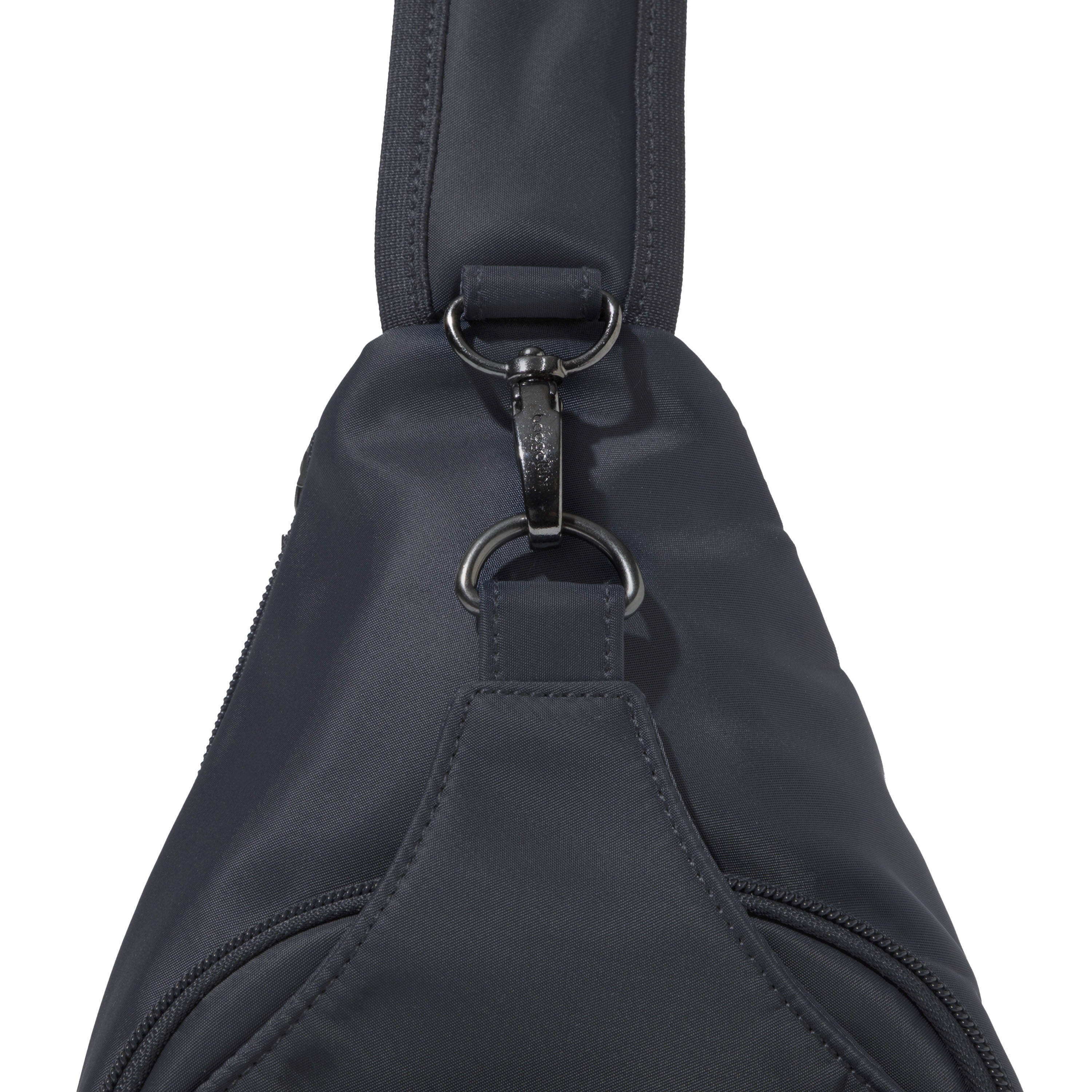 Baggallini Central Park Sling 31